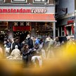 Amsterdam chciał mniej turystów, a znowu ma rekord. Mieszkańcy idą do sądu