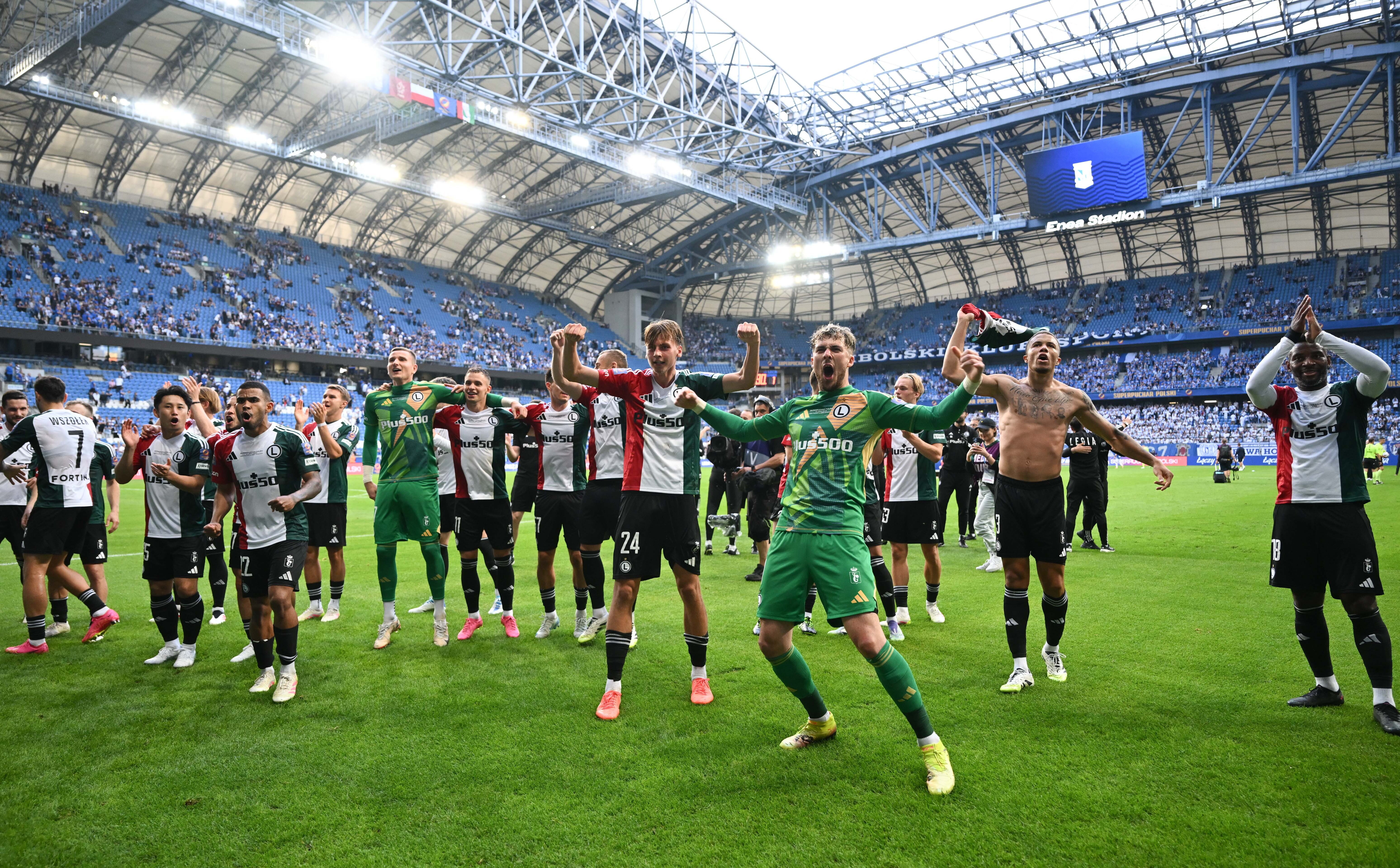 Lech ma nowych piłkarzy, Legia ma Superpuchar Polski. Niespodzianka w Poznaniu