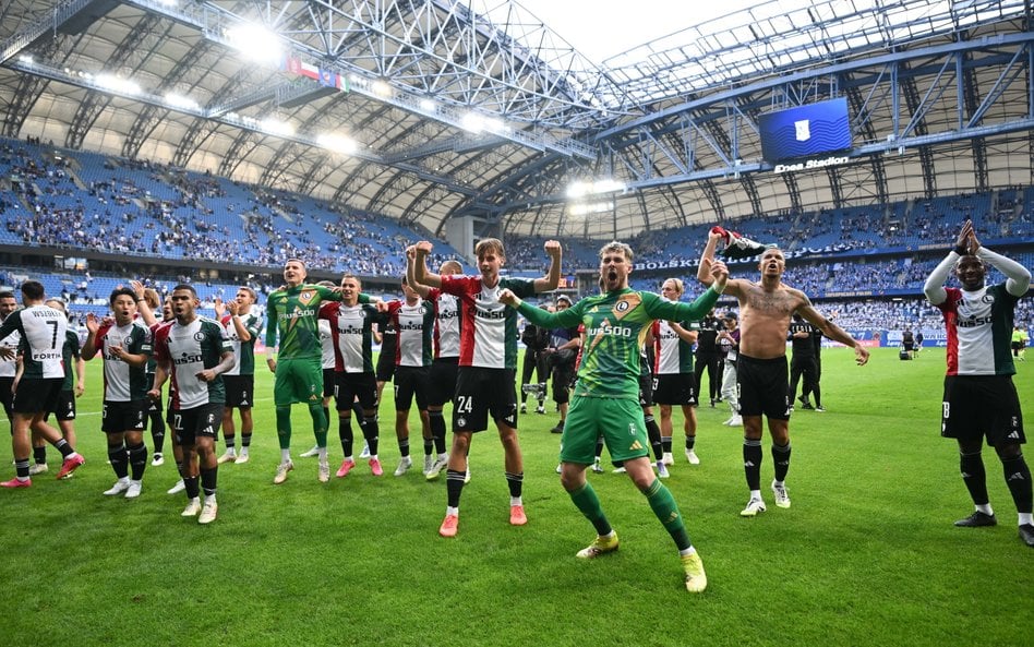 Lech przegrał 1:2 z Legią przy ponad 40 tys. kibiców na stadionie w Poznaniu