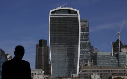 Budynek zwany jako "Walkie-Talkie"