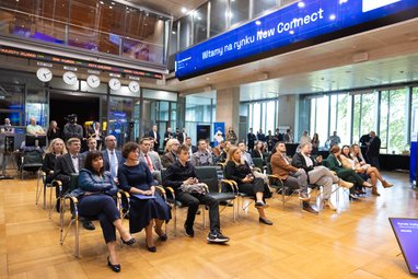 Na otwarciu handlu kurs akcji wzrósł o 6 proc., do 47,70 zł.