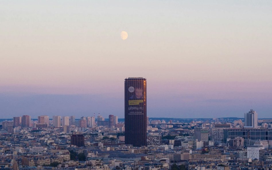 Wieżę Montparnasse ukończono w 1973 roku. Przez lata był to jedyny wieżowiec w Paryżu.