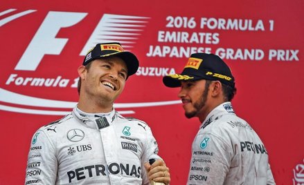 Czy po dwóch sezonach na drugim miejscu Nico Rosberg (z lewej) zdobędzie w końcu tytuł mistrza Formu