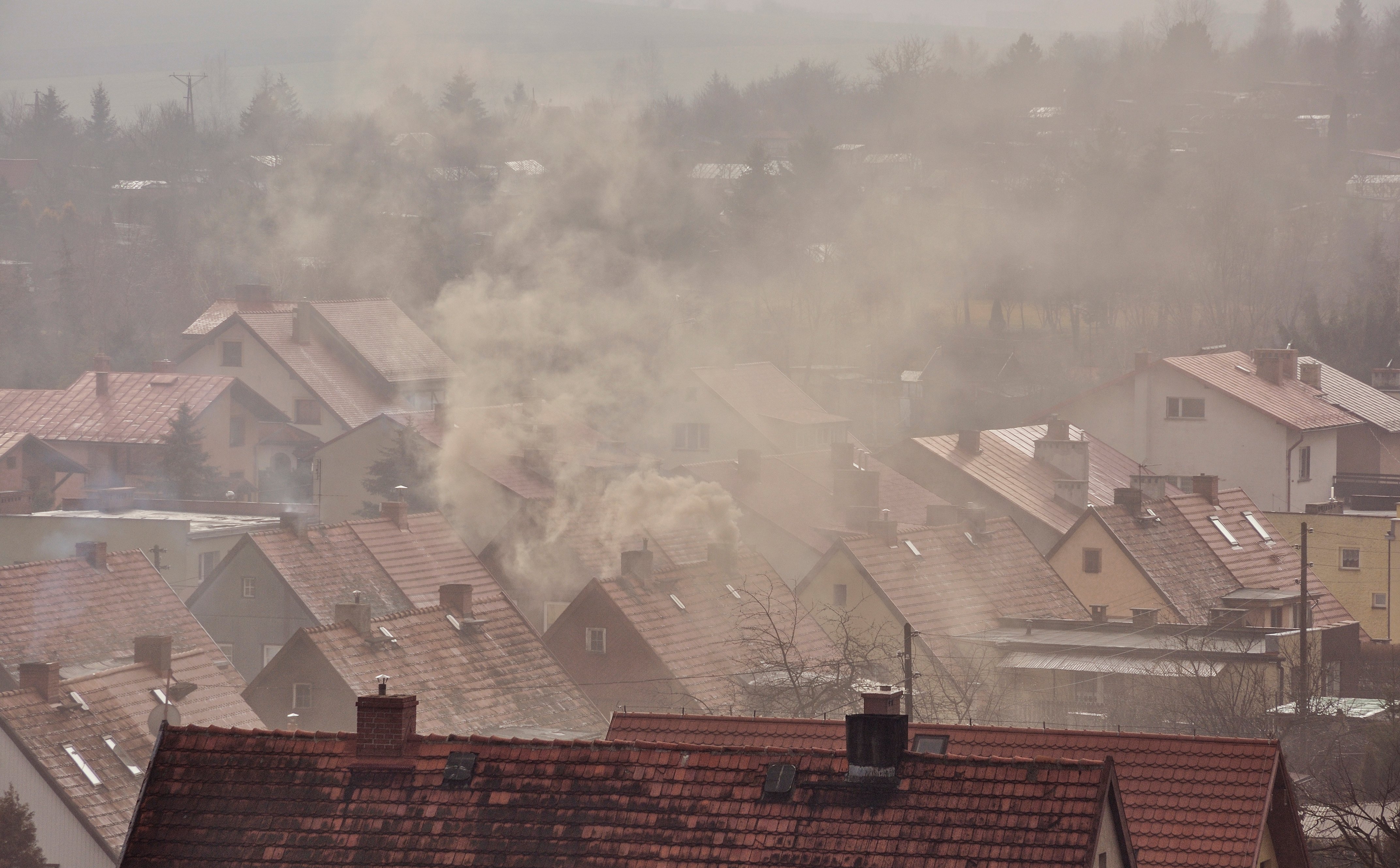 Wymiana kopciuchów i termomodernizacja. Jak samorządy wspierają transformację energetyczną