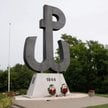 Symbol Polski Walczącej na szczycie Kopca Powstania Warszawskiego