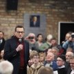 Były premier, poseł PiS Mateusz Morawiecki podczas spotkania z mieszkańcami w siedzibie Solidarności