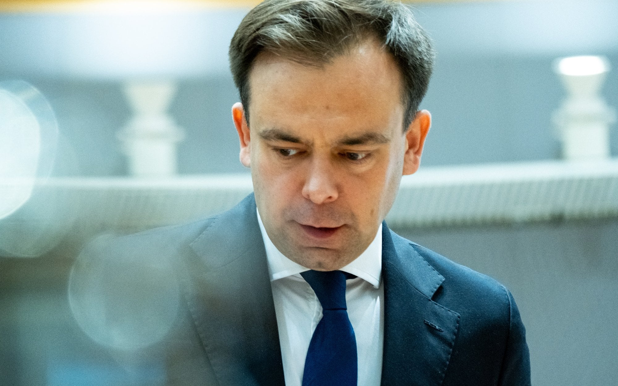 Minister Domański: Czasowa obniżka VAT na paliwa najbardziej prawdopodobna