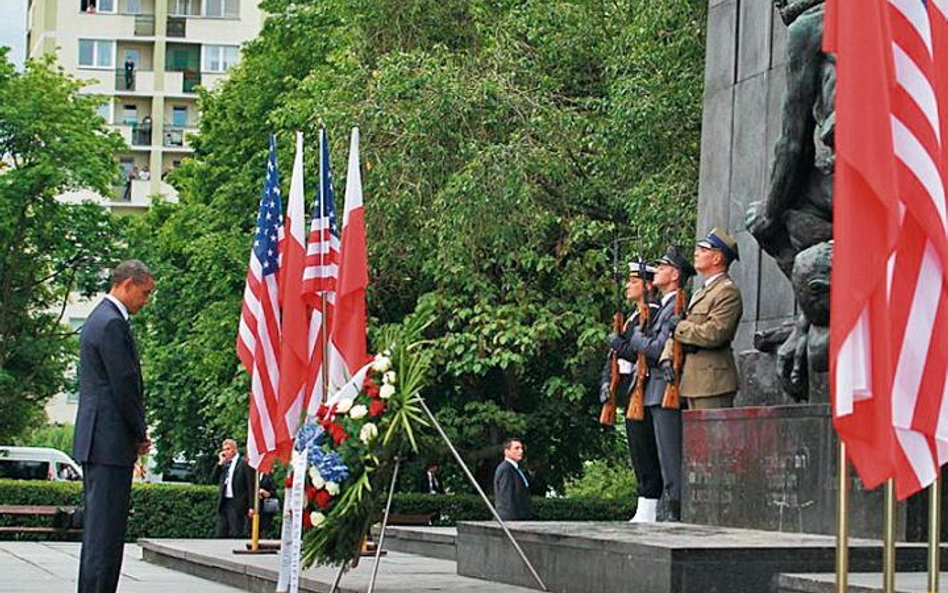 Wieniec pod pomnikiem Bohaterów Getta