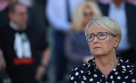 Sędzia Beata Morawiec przed budynkiem Sądu Apelacyjnego w Krakowie