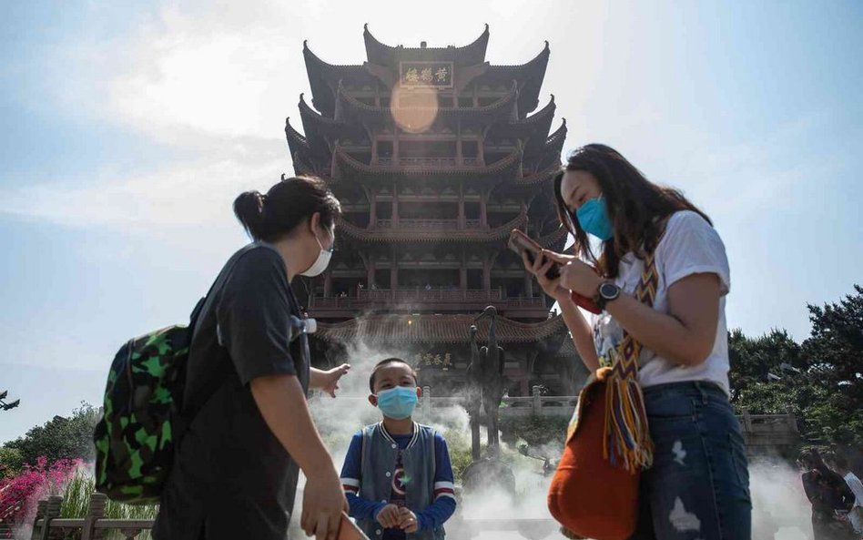 Wuhan: Część uczniów wraca do szkół