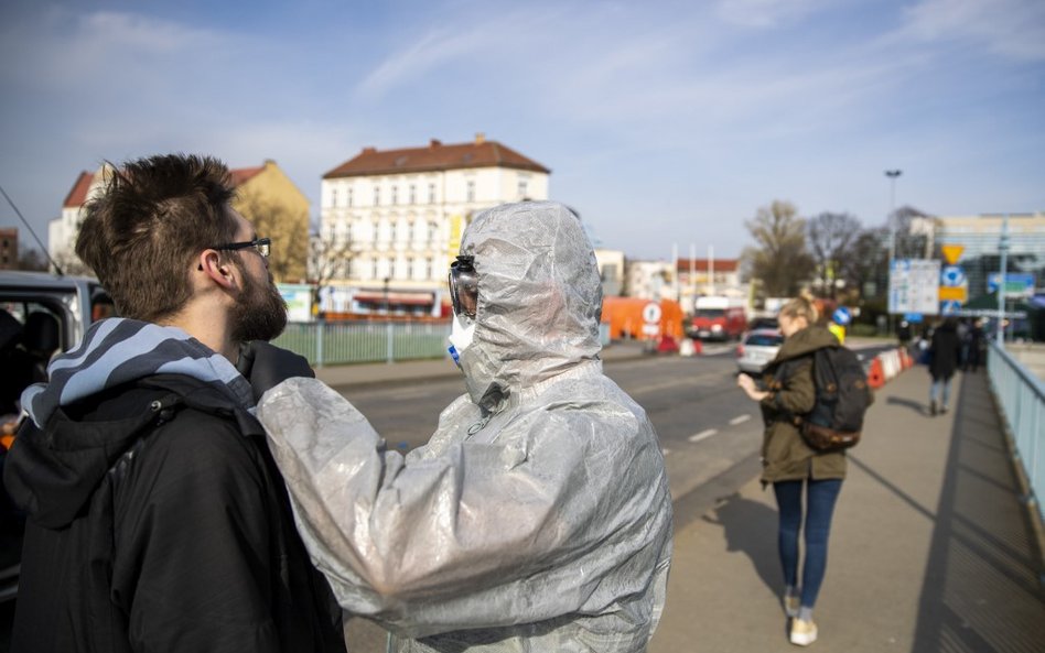 27-latka szóstą ofiarą wirusa. Lekarze: Przyczyną śmierci sepsa