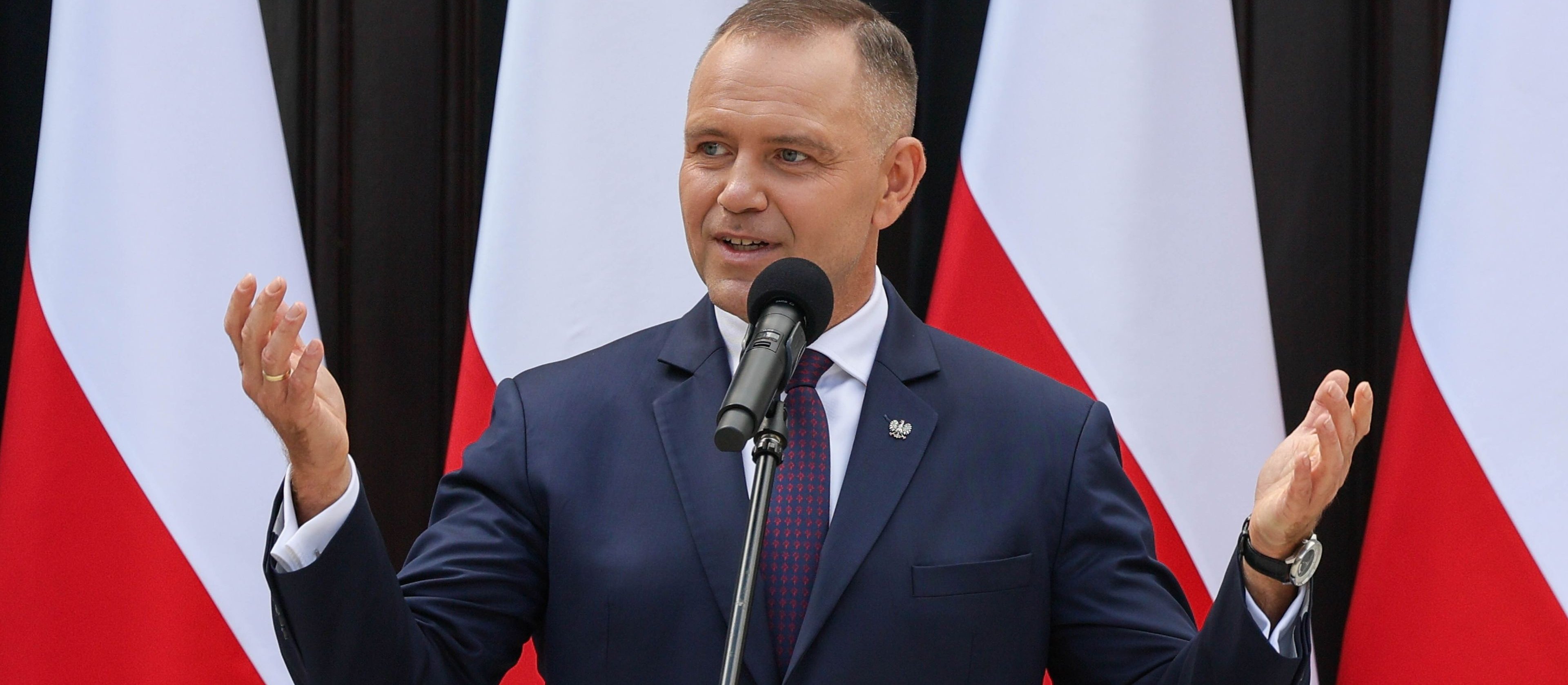 Sondaż: Jeden na trzech Polaków uważa, iż Karol Nawrocki będzie odpowiedzialny za drogie paliwo