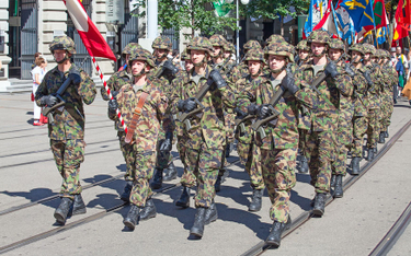 Szwajcaria: Weganie nadal będą służyć w armii