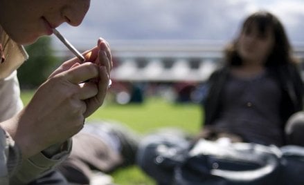 Jak ustrzec dziecko przed narkotykami
