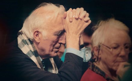 Jean Vanier i jego mentor, dominikanin Thomas Philippe, niekiedy wykorzystywali te same kobiety. Usp