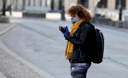 Koronawirus w Polsce. Czy od soboty będzie można zasłaniać twarz bawełnianą maską?