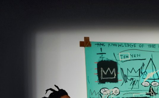 W kampanii, oprócz słynnego żółtego brylantu, po raz pierwszy publicznie pojawiła&nbsp;się praca Jea