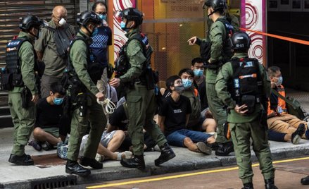 Hongkong: Oburzenie po brutalnym zatrzymaniu 12-latki