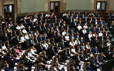Uczestnicy XXIX sesji Sejmu Dzieci i Młodzieży w sali posiedzeń Sejmu w Warszawie