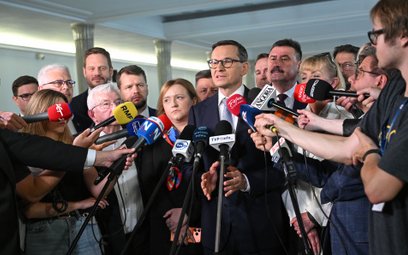 Mateusz Morawiecki i posłowie, którzy opuścili PiS