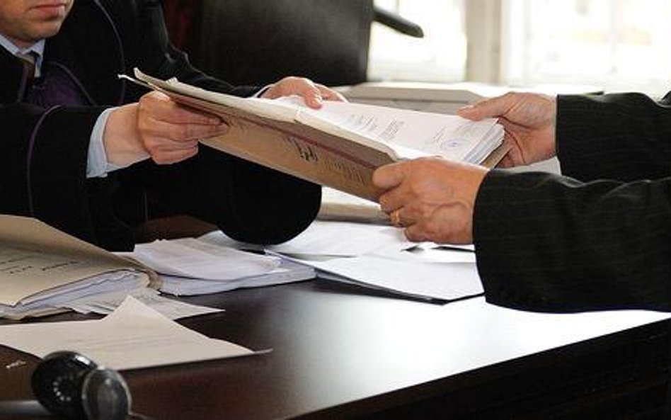 Egzekucja długu: Komornik dostanie uprawnienia niemal prokuratora