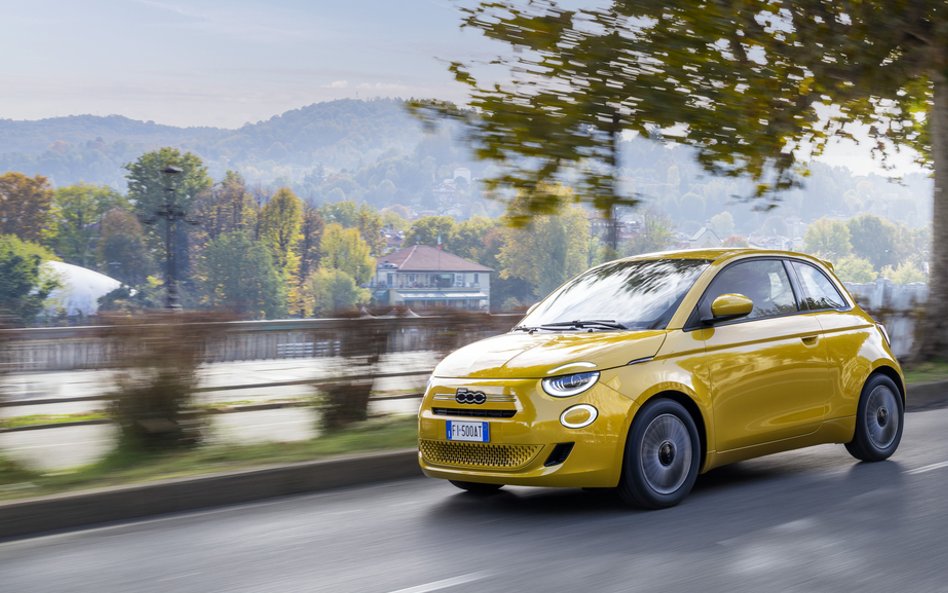 Produkcja Fiata 500 Hybrid ruszyła w listopadzie 2025 r. w zakładzie Carrozzerie Mirafiori w Turynie