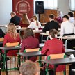 W przyszłym roku może nie być komu sprawdzić wyników matur z języka polskiego