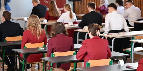 Poloniści: sprawdzamy matury najdłużej, zarabiamy najmniej spośród egzaminatorów