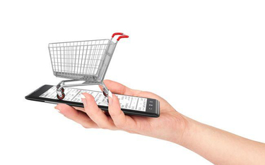 Konsumenci: równe prawo dla kupujących stacjonarnie i on-line