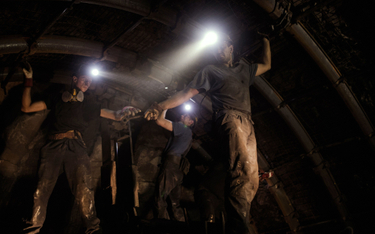 Obecnie polskie górnictwo węgla kamiennego korzysta z pomocy publicznej w sposób nielegalny