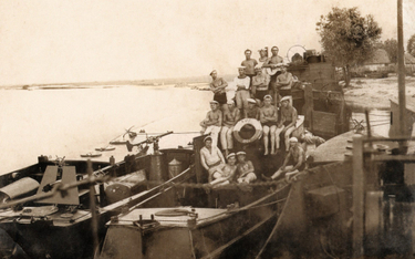 Flotylla Pińska
miała dostać kilka okrętów rzecznych wykonanych
z alupolonu. Takie jednostki dobrze 