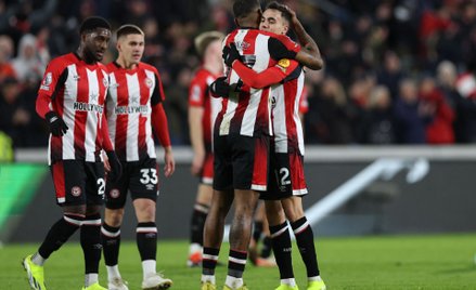 18-letni Antonio Nusa trafi do Brentford (na zdjęciu piłkarze tego klubu)