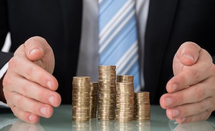 Ośmiu miliarderów ma taki majątek jak połowa ludzkości