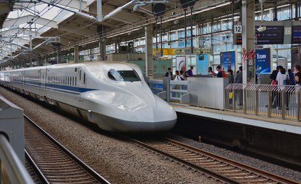 Japonia: Maszynista opuścił kabinę pędzącego pociągu, by skorzystać z toalety