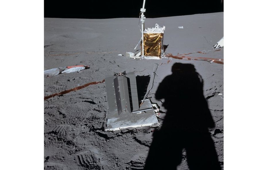 Montaż urządzeń badawczych. Mimo początkowych trudności, wszystkie znalazły swoje miejsce