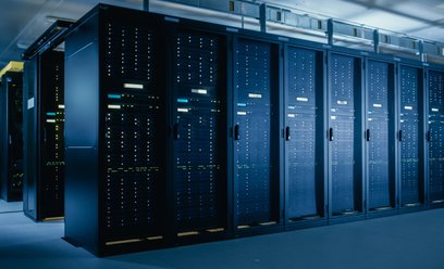 Czy usługa hostingu na zagranicznym serwerze podlega podatkowi u źródła? Ważny wyrok NSA