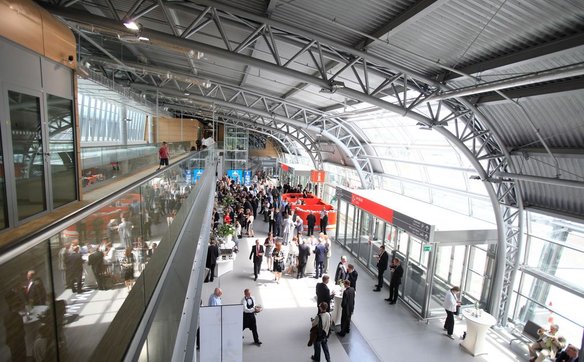 Lotnisko już dziś obsługuje intensywny ruch, a w sezonie wakacyjnym terminal bywa mocno zatłoczony.