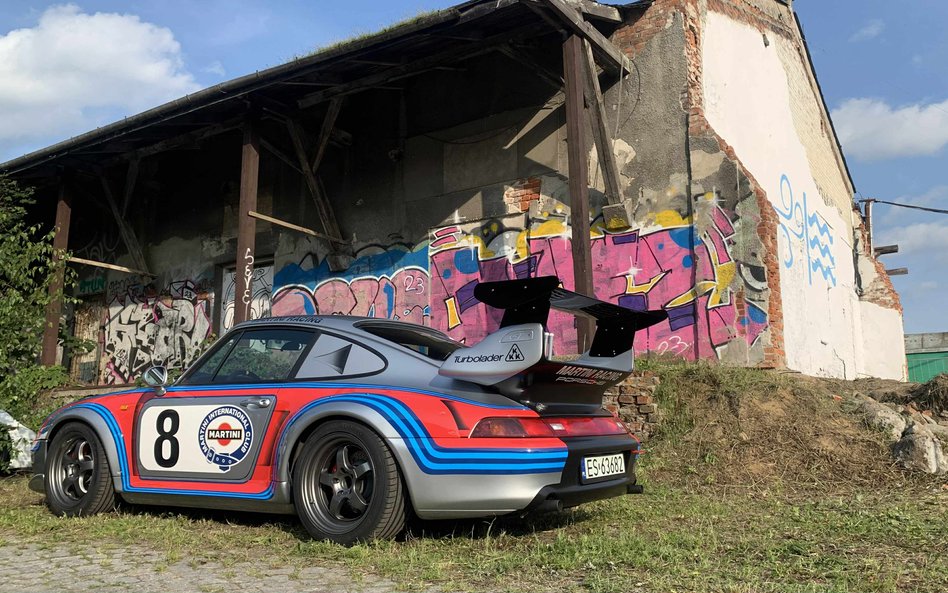 Unikalne Porsche 911 z klasycznym malowaniem Martini Racing