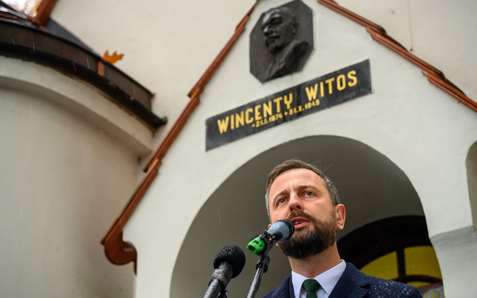 Prezes PSL Władysław Kosiniak-Kamysz podczas uroczystości przy grobie Wincentego Witosa w 2023 r.