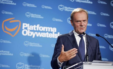 Donald Tusk stara się pokazać, że lewica jest niepotrzebna, skoro PO jest w stanie wychodzić z propo