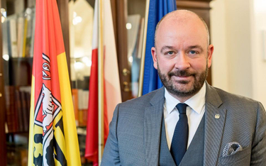 Jacek Sutryk: Metodą salami próbuje się ograniczać kolejne kompetencje samorządu