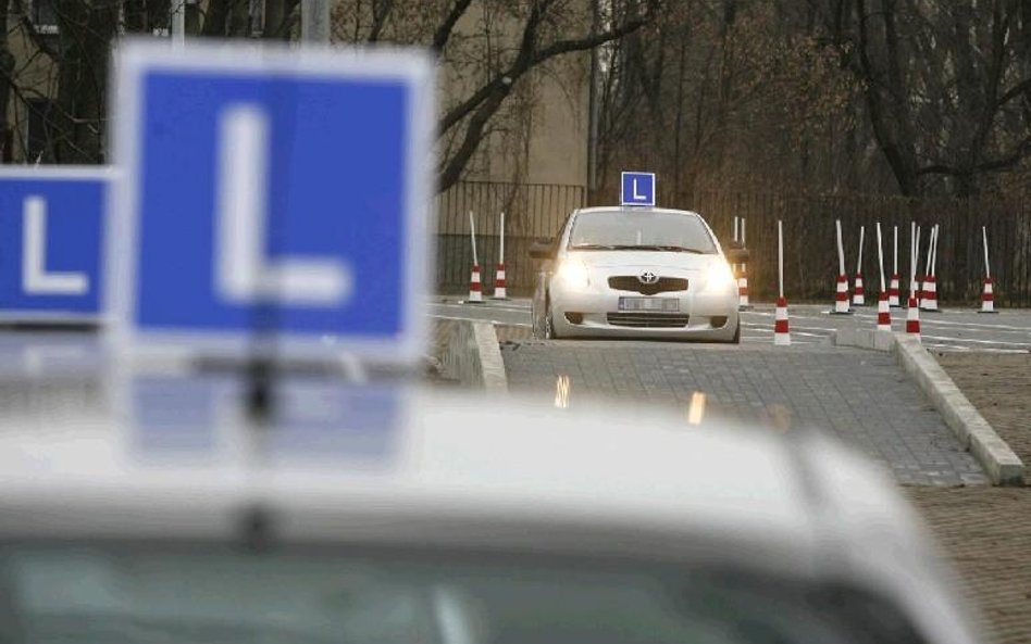 Według instruktorów nowe przepisy spowodują, że pogorszy się bezpieczeństwo na placu manewrowym