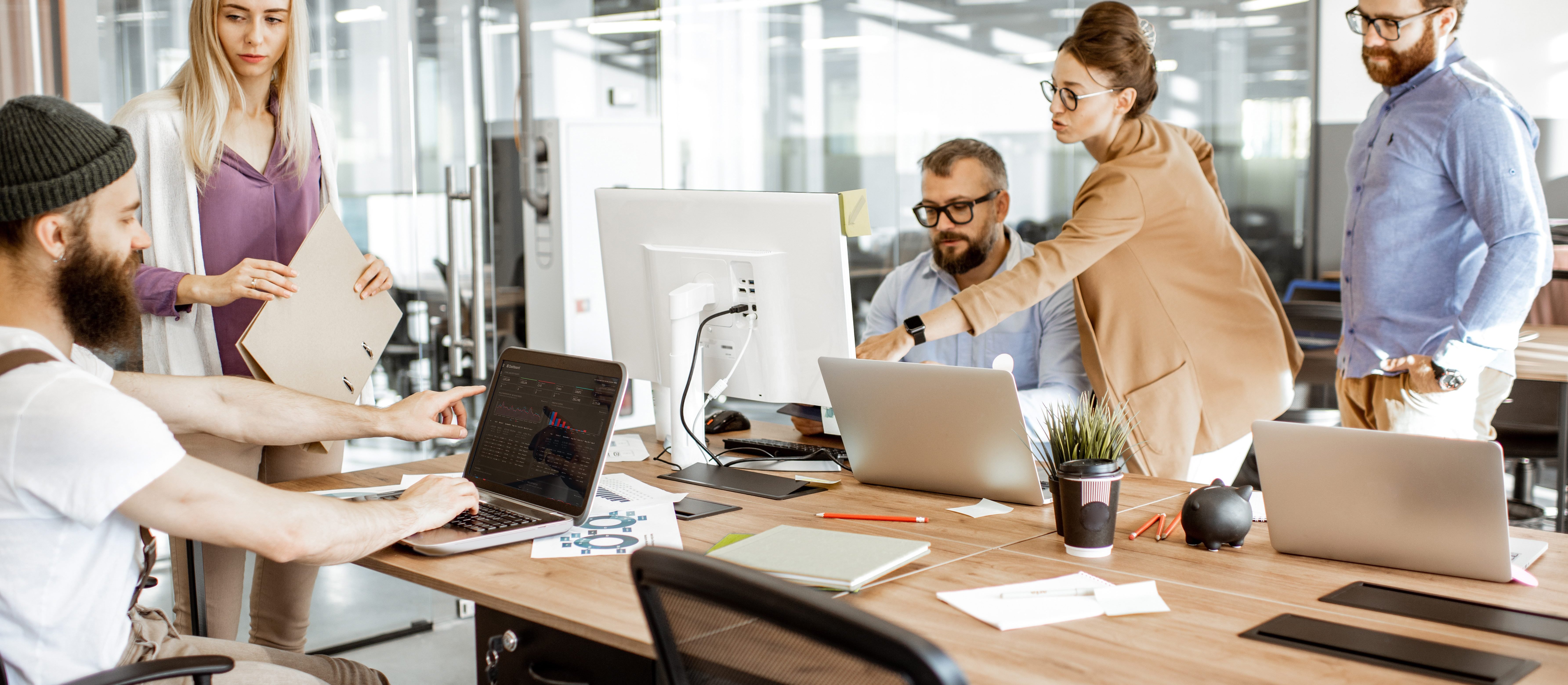 Sklep z agentami AI. Polski pomysł trafi w potrzeby firm?