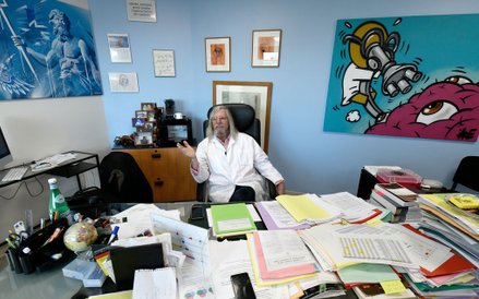 Profesor Didier Raoult poinformował o leku na malarię, który może leczyć koronawirusa