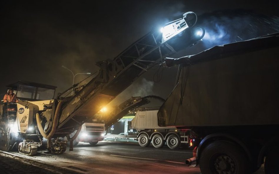 Ulice Hynka, Modlińska i Powstańców Śląskich w długi weekend wyłączone. Drogowcy wymienią nawierzchnię