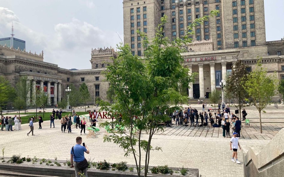 Widok na Plac Centralny z trybuny honorowej