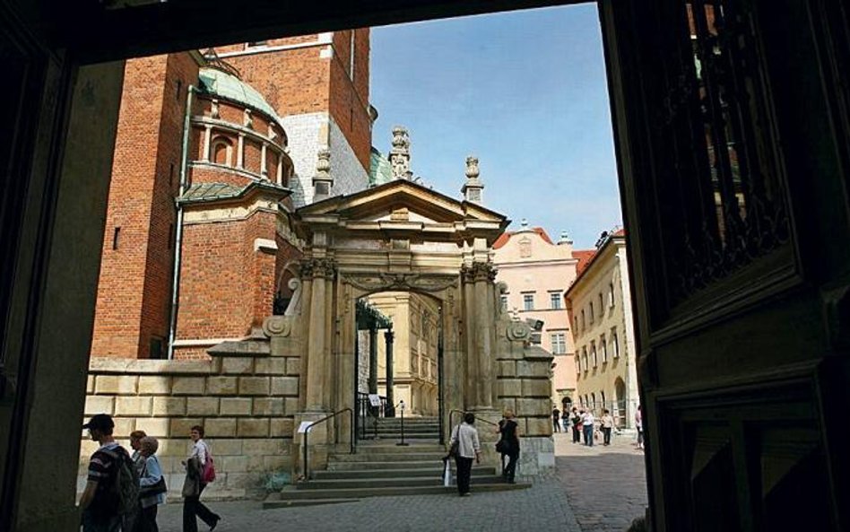 Do prezydenckiej krypty na Wawelu już nie ustawiają się kolejki