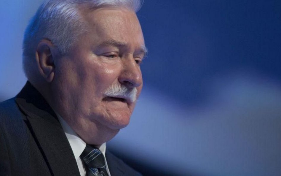 Lech Wałęsa: 500 plus? Ochłap. Odpowiada Elżbieta Rafalska