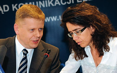Gdy Anna Streżyńska, prezes Urzędu Komunikacji Elektronicznej, i Maciej Witucki, prezes TP, negocjuj