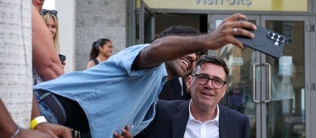 Andy Burnham okaże się zbawcą Wielkiej Brytanii, albo Brytyjczycy oddadzą władzę Farage'owi